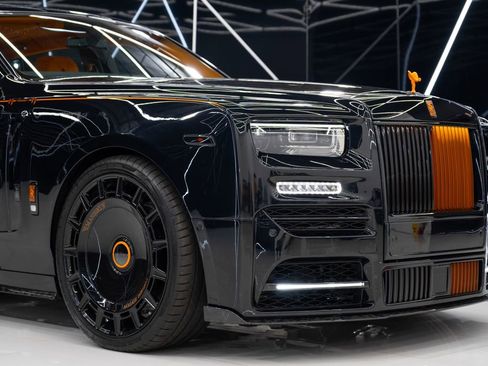 Used 2025 Rolls-Royce Phantom Sedan image 4