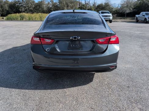 Used 2018 Chevrolet Malibu LT w/ Leather Package image 4