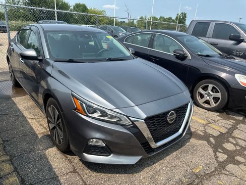 Used 2022 Nissan Altima 2.5 SV FWD image 6