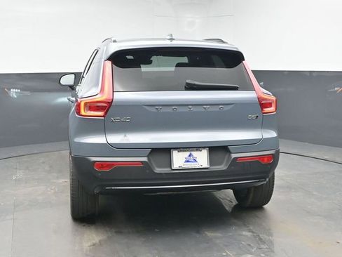 Used 2023 Volvo XC40 B5 Plus w/ Climate Package image 7