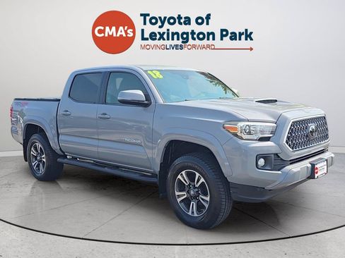 Used 2018 Toyota Tacoma TRD Sport AWD/4WD image 7