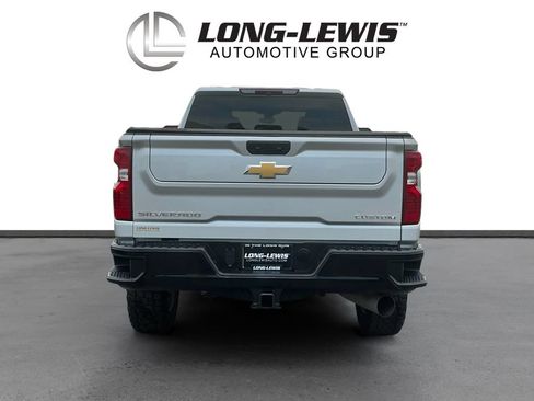 Used 2022 Chevrolet Silverado 2500 Custom w/ Custom Value Package AWD/4WD image 5