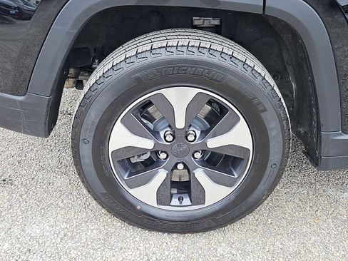 Used 2023 Jeep Grand Cherokee 4WD 4xe image 9