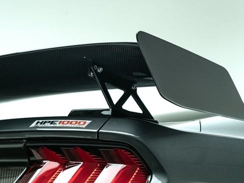 Used 2020 Ford Mustang Shelby GT500 w/ Carbon Fiber Track Pack RWD image 15