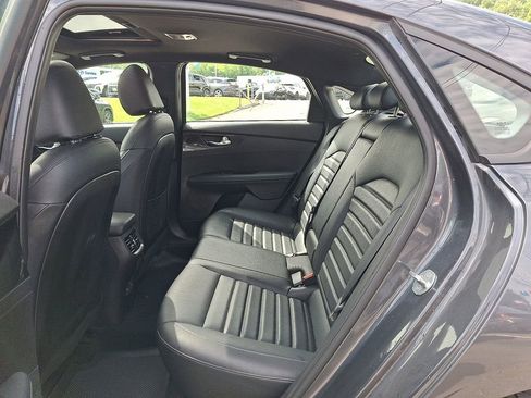 Used 2023 Kia Forte GT-Line w/ GT-Line Premium Package FWD image 11
