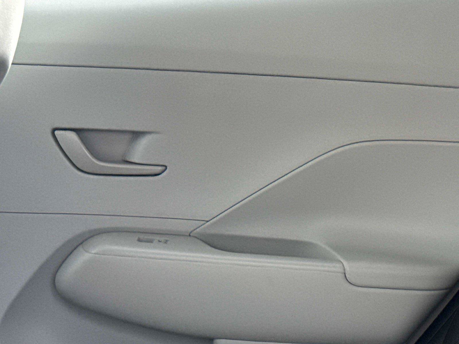 Used 2025 Hyundai Kona SEL FWD image 14