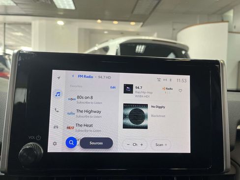 Used 2024 Toyota RAV4 XLE image 18