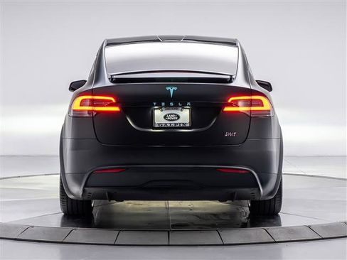 Used 2022 Tesla Model X Plaid image 4