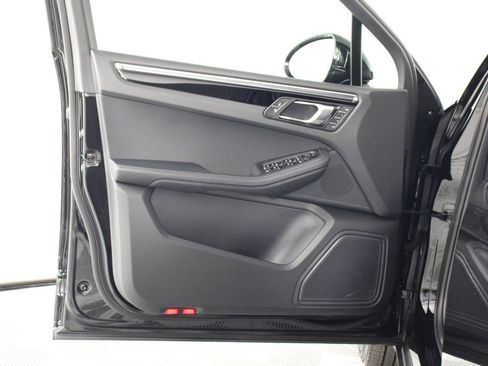Certified 2026 Porsche Macan AWD/4WD image 20