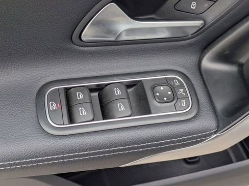 Used 2025 Mercedes-Benz CLA 250 4MATIC image 12