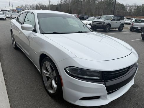 Used 2017 Dodge Charger R/T image 8