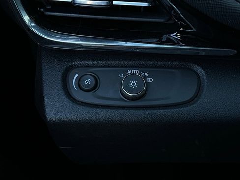 Used 2025 Buick Envista Sport Touring image 20