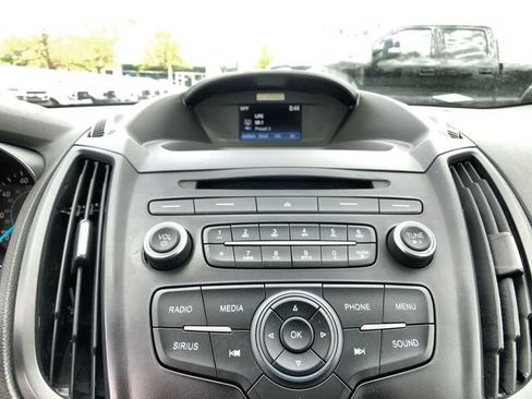 Used 2017 Ford Escape SE AWD/4WD image 16