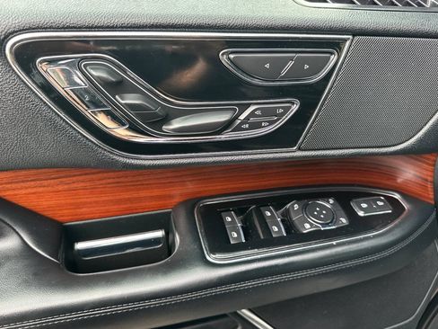 Used 2020 Lincoln Navigator Reserve RWD image 10