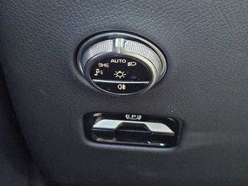 Used 2026 Mercedes-Benz GLC 300 4MATIC image 21