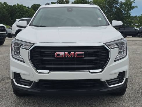 Used 2024 GMC Terrain SLE w/ Driver Convenience Package AWD/4WD image 8