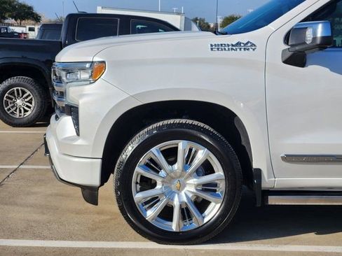 Used 2024 Chevrolet Silverado 1500 High Country image 16