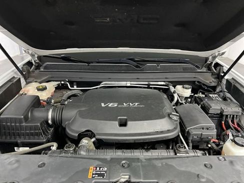 Certified 2020 GMC Canyon SLE w/ Driver Alert Package image 29