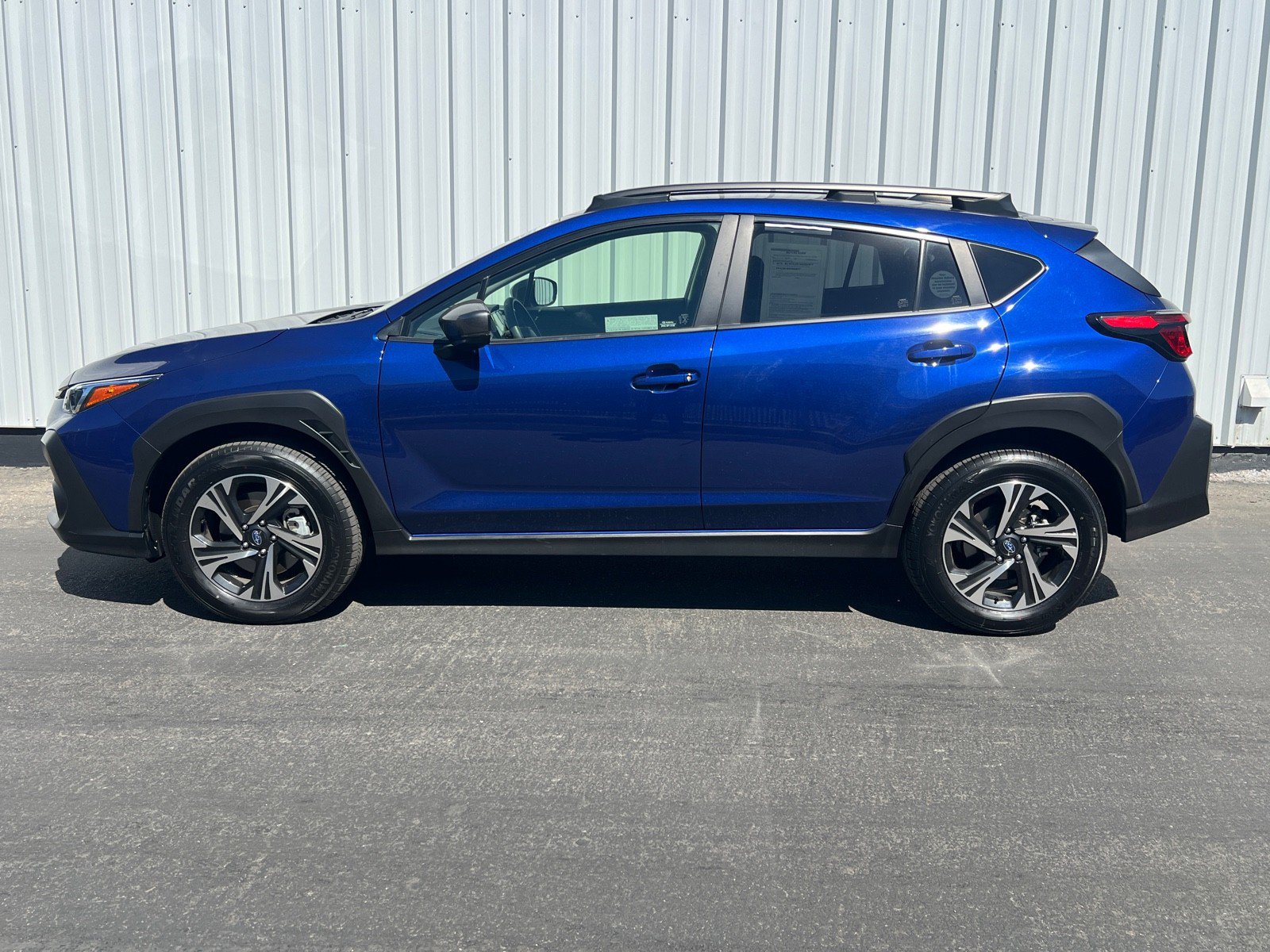 Used 2025 Subaru Crosstrek 2.5i Premium AWD/4WD image 3