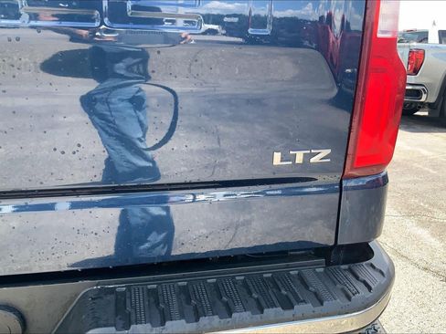 Used 2021 Chevrolet Silverado 1500 LTZ AWD/4WD image 8