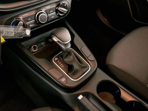 Certified 2025 Kia Soul LX w/ LX Technology Package image 17