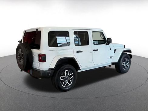 Used 2025 Jeep Wrangler Unlimited Sahara AWD/4WD image 12