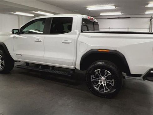 Certified 2024 GMC Canyon AT4 image 6