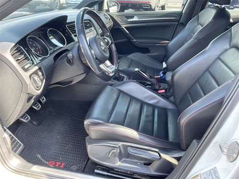 Used 2019 Volkswagen GTI SE w/ SE Experience Package image 8