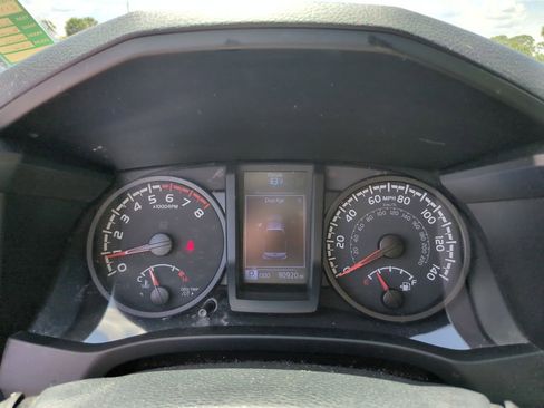 Used 2020 Toyota Tacoma SR w/ SR Convenience Package RWD image 19