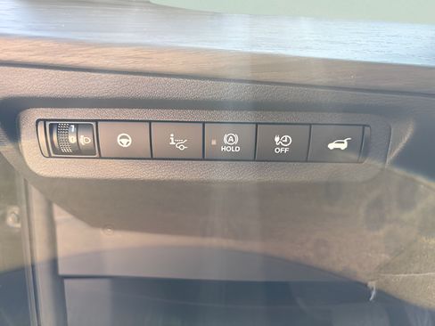 Certified 2023 Nissan Ariya FWD image 31