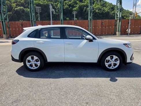 Used 2024 Honda HR-V LX image 9