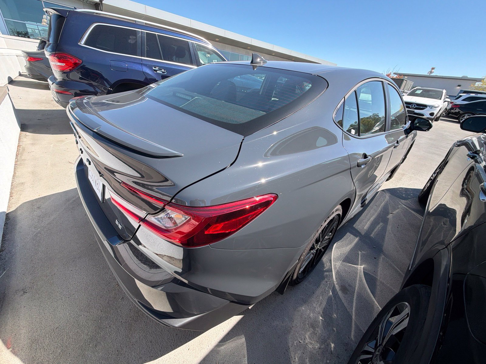Used 2026 Toyota Camry SE w/ Convenience Package FWD image 3