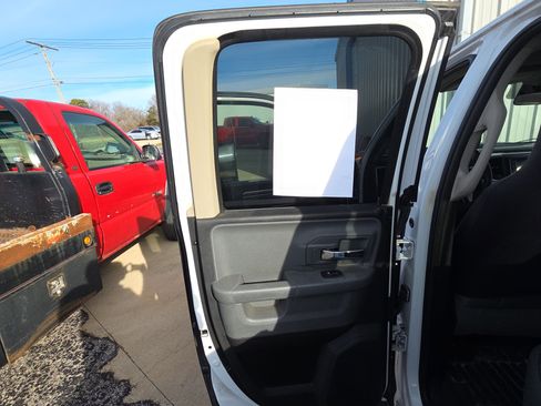 Used 2018 RAM 1500 Classic SLT image 13