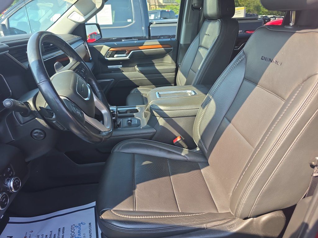 Used 2022 GMC Sierra 1500 Denali w/ Technology Package AWD/4WD image 13