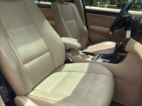 Used 2003 BMW 325xi Sedan AWD/4WD image 26