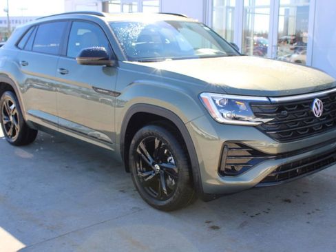 New 2026 Volkswagen Atlas Cross Sport SEL R-Line AWD/4WD image 1