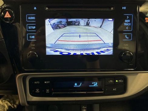 Used 2017 Toyota Corolla LE w/ Carpet Mat Package (TMS) FWD image 28