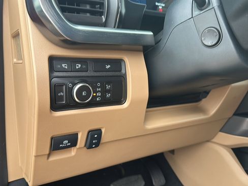 Used 2024 Ford F250 Lariat w/ Tremor Off-Road Package AWD/4WD image 24