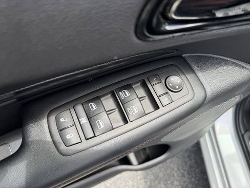Used 2025 Dodge Durango GT AWD/4WD image 11