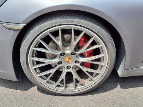 Used 2018 Porsche 911 Carrera image 9