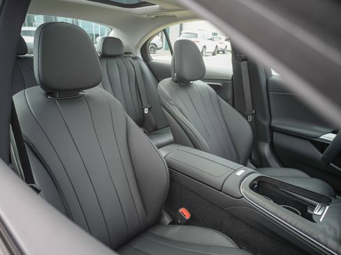 New 2026 Mercedes-Benz E 350 4MATIC Sedan image 26