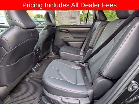 New 2026 Toyota Highlander Limited AWD/4WD image 15