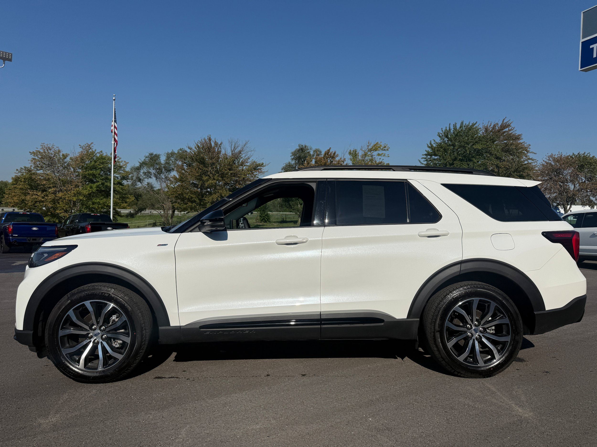 Used 2026 Ford Explorer ST-Line AWD/4WD image 5