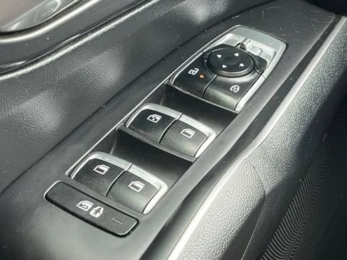 Certified 2025 Kia Sorento S w/ Panoramic Sunroof Package AWD/4WD image 34