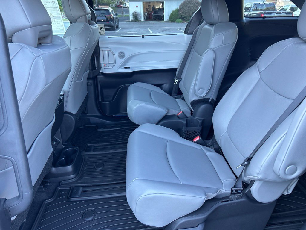 New 2026 Toyota Sienna XLE AWD/4WD image 27