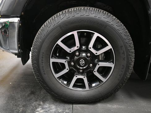 Used 2020 Toyota Tundra Limited w/ Limited Premium Package AWD/4WD image 32