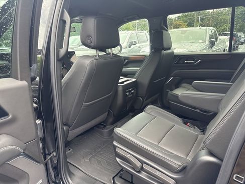 Certified 2025 GMC Yukon XL Denali w/ LPO, Floor Liner Package AWD/4WD image 5