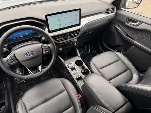 Certified 2025 Ford Escape Platinum image 6