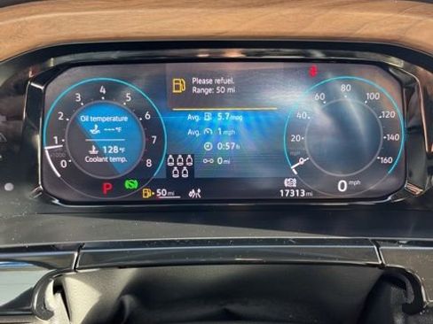 Used 2025 Volkswagen Atlas SE image 17