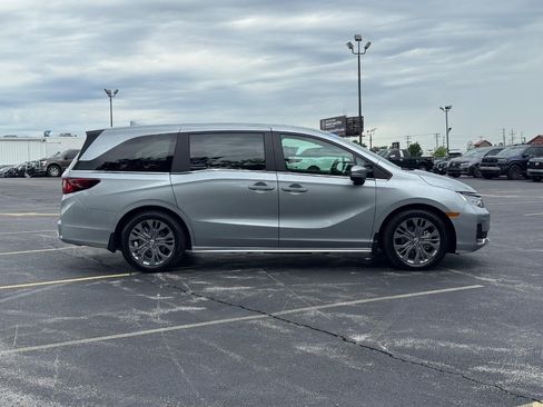 Certified 2026 Honda Odyssey Touring image 3